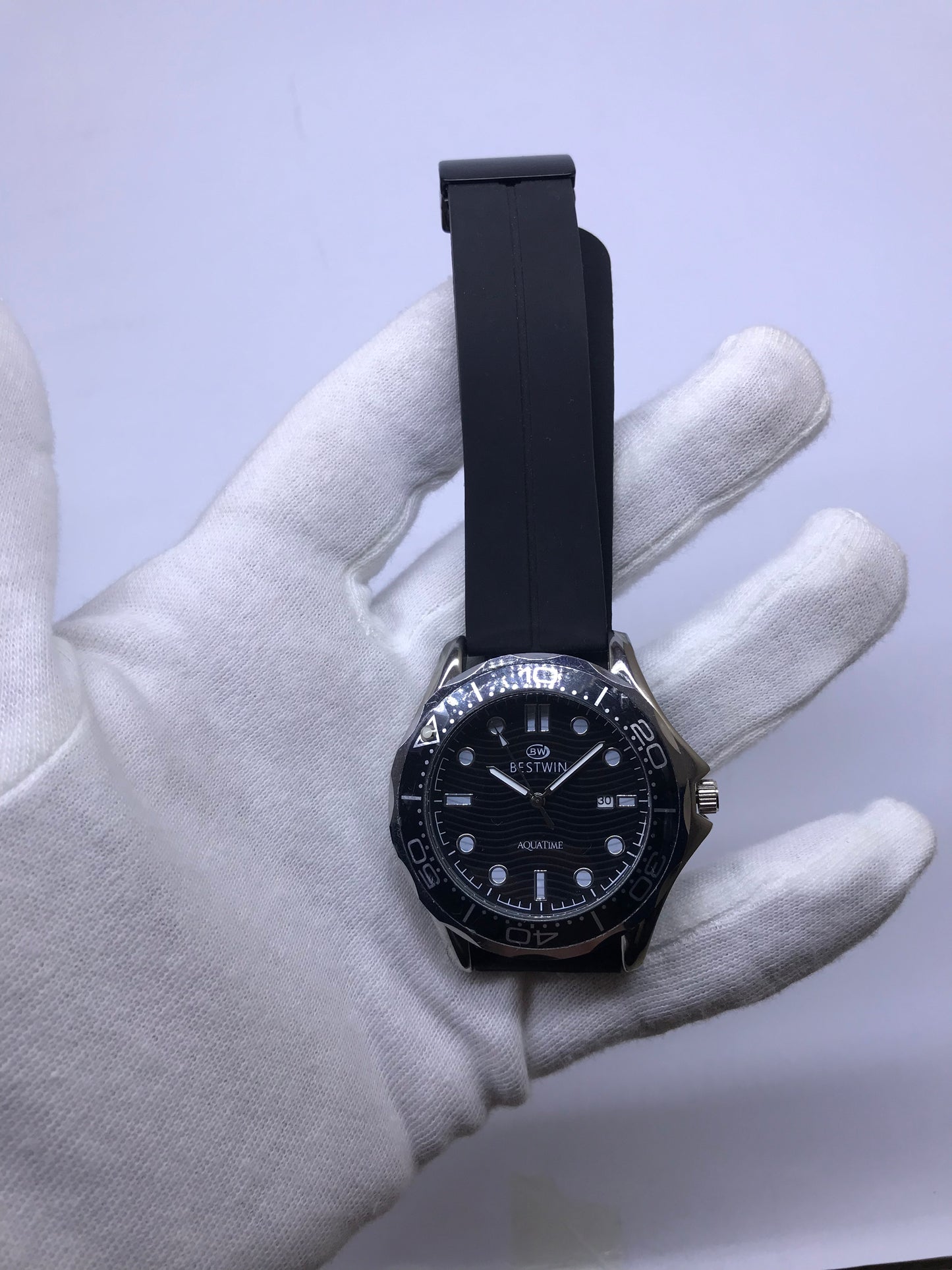 Bestwin Black Edition – Rotating Dial with Magnetic Lock